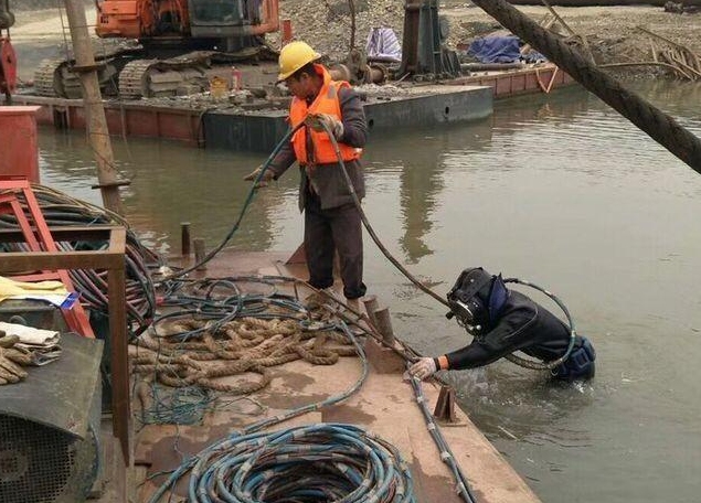大名潜水封堵打捞