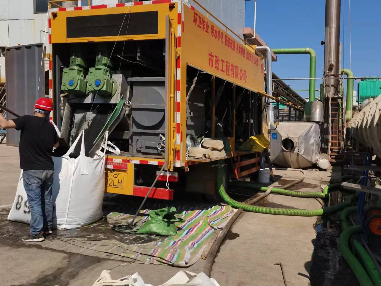 大名淤泥压干处理